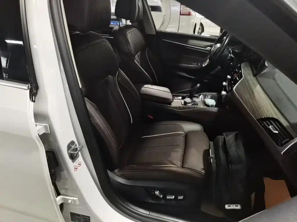 BMW 5 Series PHEV 2019 530Le Pioneer Edition — миниатюра 25