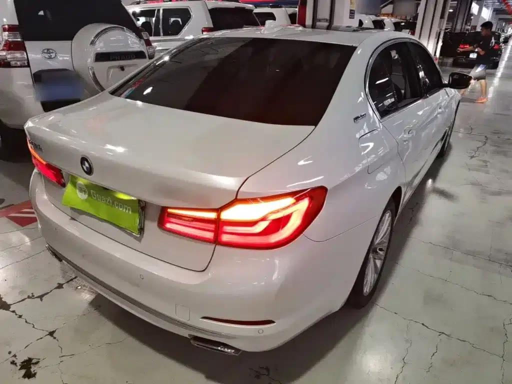 BMW 5 Series PHEV 2019 530Le Pioneer Edition — миниатюра 7