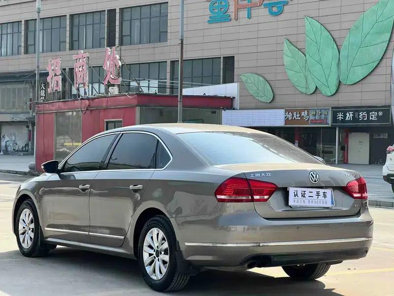 2011 Passat 1.8TSI DSG Premium Edition — миниатюра 4