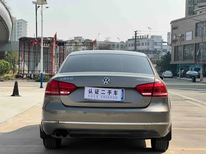 2011 Passat 1.8TSI DSG Premium Edition — миниатюра 5