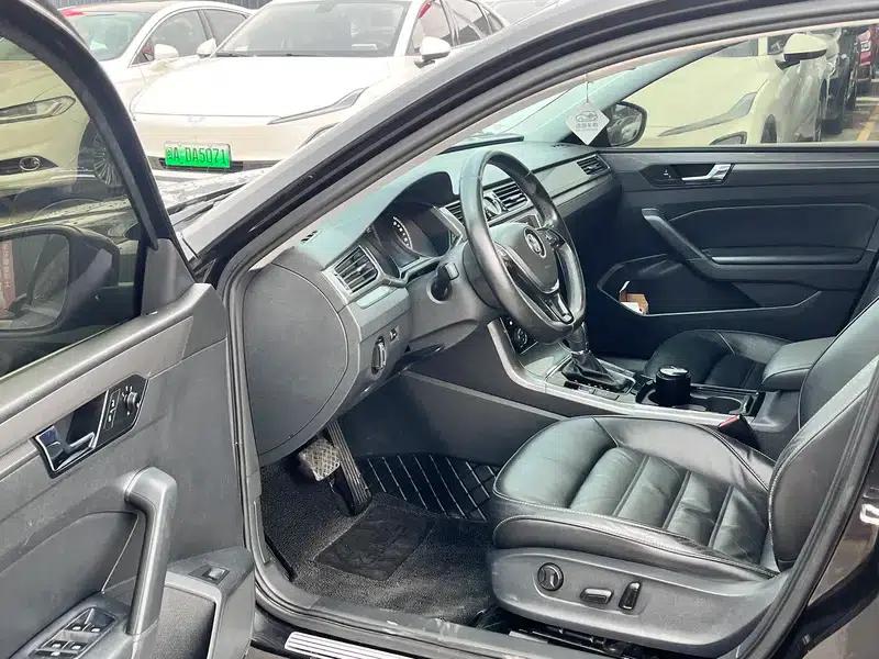 2016 Passat 330TSI DSG Premium Edition — миниатюра 8