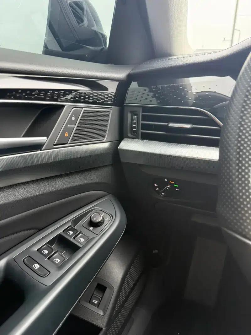 2022 Volkswagen Passat 330TSI Starry Sky Elite Edition — миниатюра 9