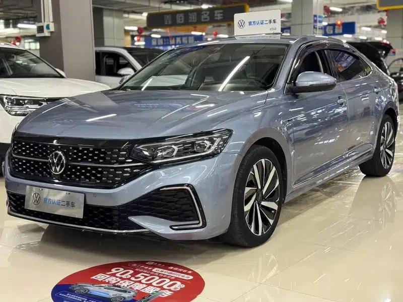 2022 Volkswagen Passat 330TSI Starry Sky Premium Edition — миниатюра 1