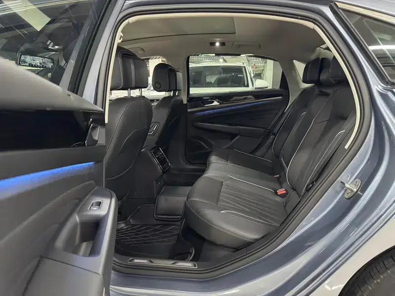 2022 Volkswagen Passat 330TSI Starry Sky Premium Edition — миниатюра 14