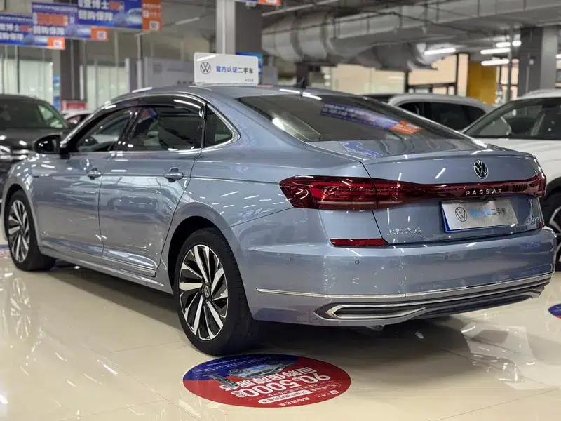 2022 Volkswagen Passat 330TSI Starry Sky Premium Edition — миниатюра 4