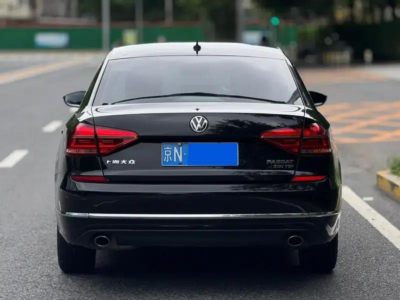 2016 Passat 330TSI DSG Premium Edition — миниатюра 5