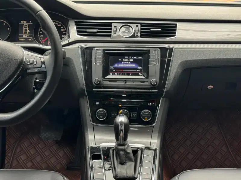 2016 Passat 330TSI DSG Premium Edition — миниатюра 6