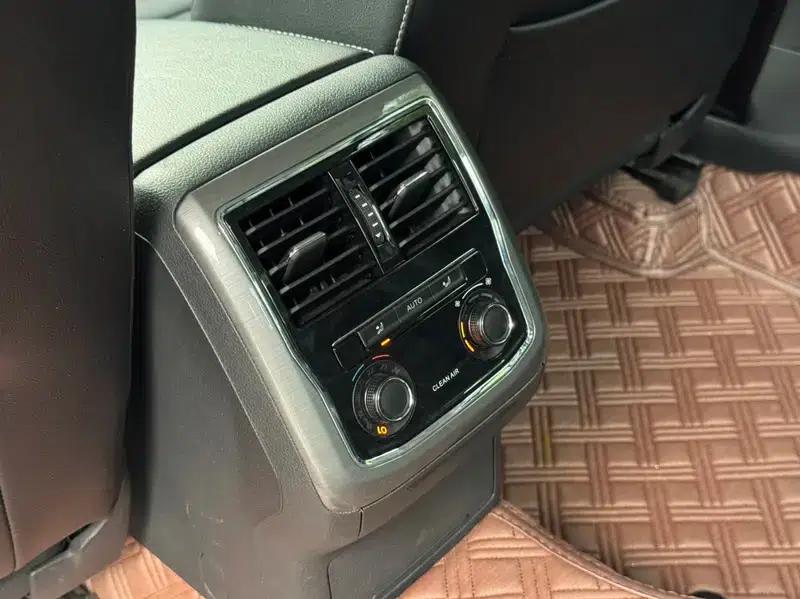 2016 Passat 330TSI DSG Premium Edition — миниатюра 9