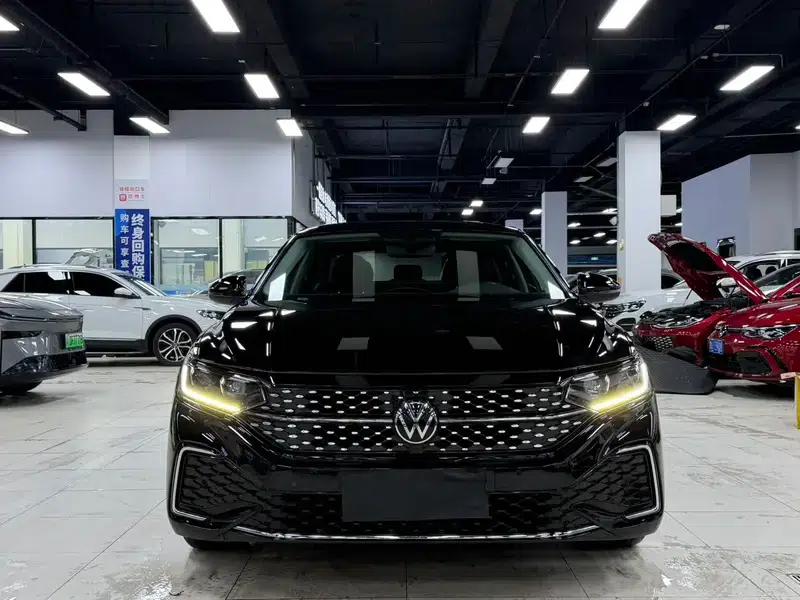 2022 Passat 280TSI Elite Edition — миниатюра 2