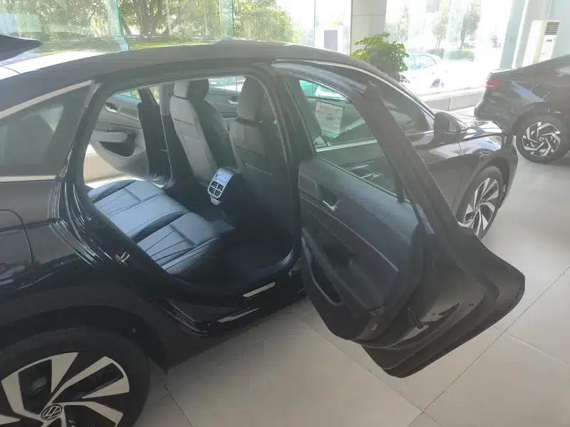 2026 Volkswagen Passat Pro 380TSI Dragon Edition — миниатюра 3