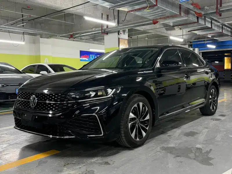 2022 Passat 280TSI Elite Edition — миниатюра 1