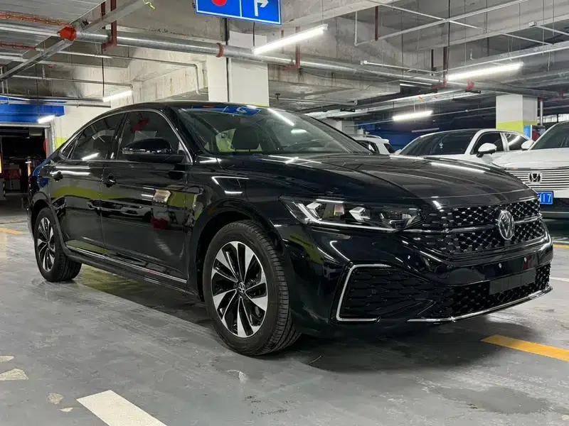 2022 Passat 280TSI Elite Edition — миниатюра 3
