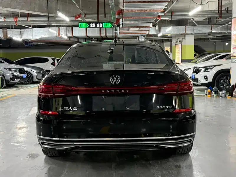2022 Passat 280TSI Elite Edition — миниатюра 5