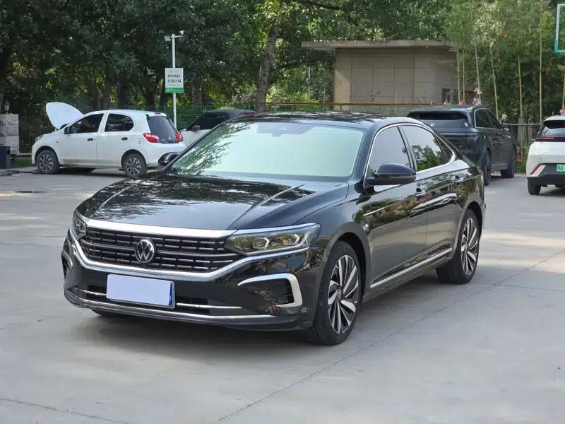 2023 Passat Facelift 330TSI Luxury Edition — миниатюра 1