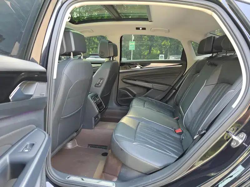 2023 Passat Facelift 330TSI Luxury Edition — миниатюра 9