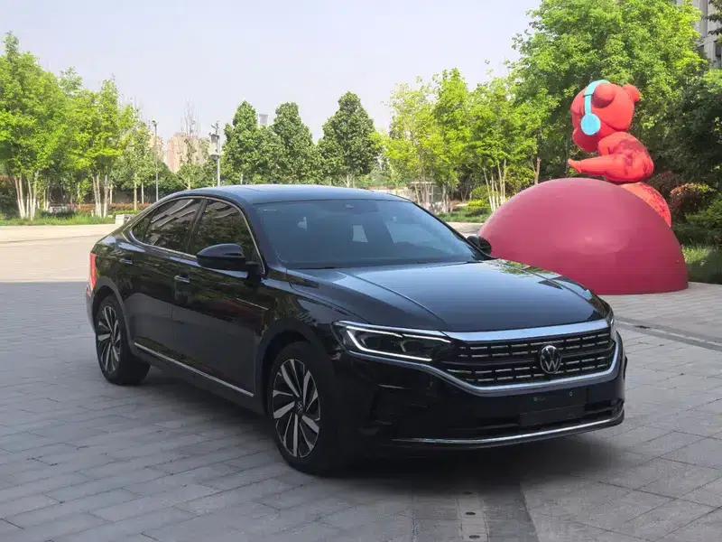 2023 Passat 330TSI Luxury Edition — миниатюра 3