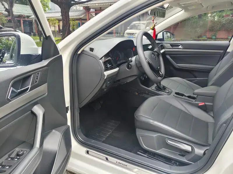 2019 Volkswagen Lavida 1.5L Automatic Comfort Edition (China VI Emission Standard) — миниатюра 12
