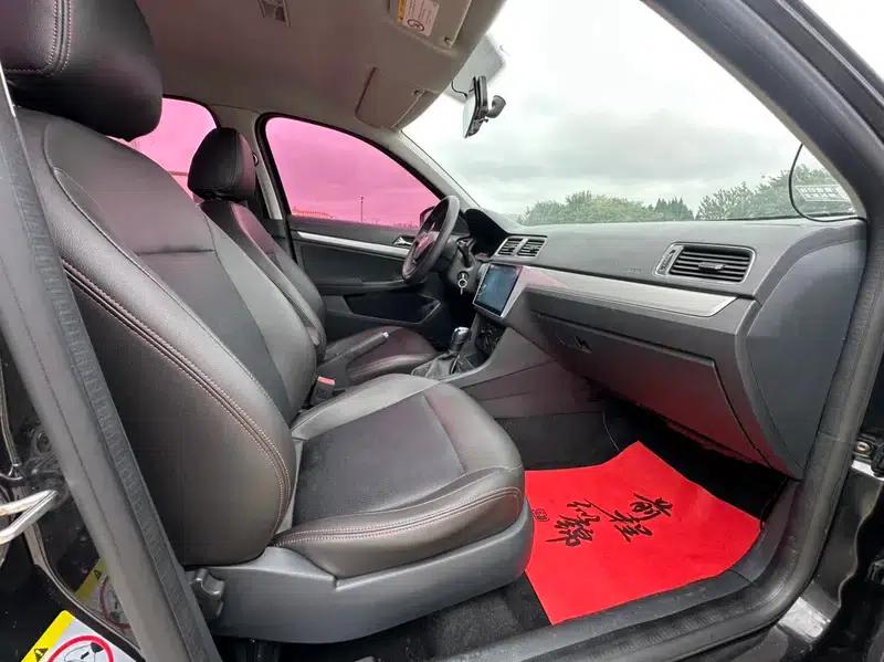 2017 Volkswagen Lavida 1.6L Automatic Fashion Edition — миниатюра 12
