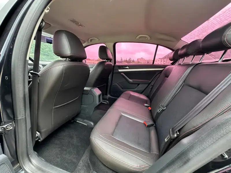 2017 Volkswagen Lavida 1.6L Automatic Fashion Edition — миниатюра 10