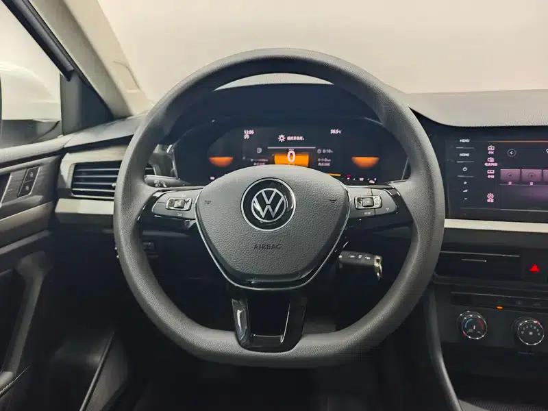 2022 Volkswagen Lavida 1.5L Automatic Comfort Edition — миниатюра 16