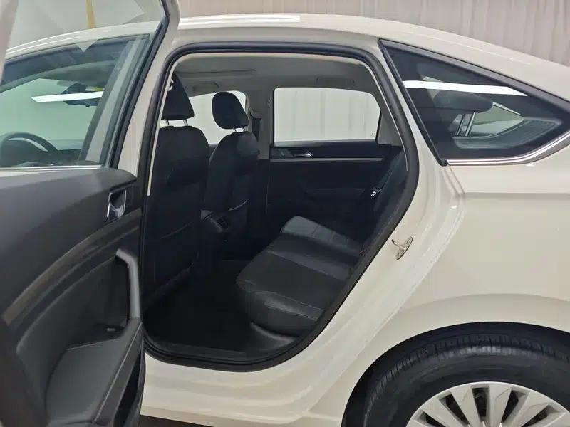2022 Volkswagen Lavida 1.5L Automatic Comfort Edition — миниатюра 18