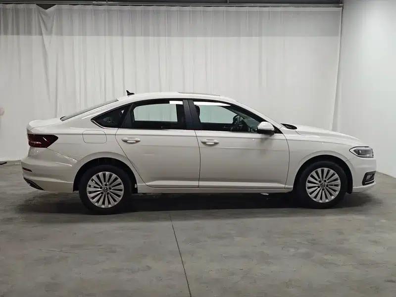 2022 Volkswagen Lavida 1.5L Automatic Comfort Edition — миниатюра 8