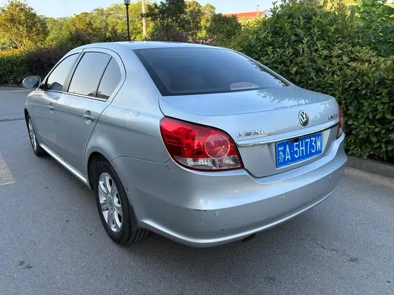 2011 Volkswagen Lavida 1.6L Automatic Premium Edition — миниатюра 5