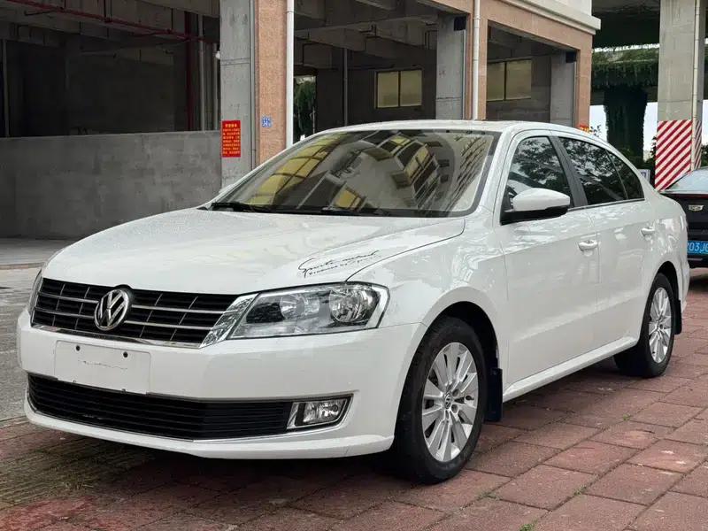 2013 Volkswagen Lavida Classic Facelift 1.6L Automatic Fashion Edition — миниатюра 1
