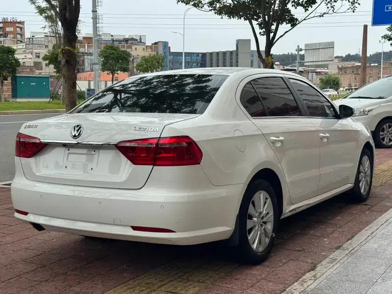 2013 Volkswagen Lavida Classic Facelift 1.6L Automatic Fashion Edition — миниатюра 6