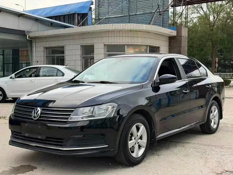 2015 Volkswagen Lavida 1.6L Manual Fashion Edition — миниатюра 1