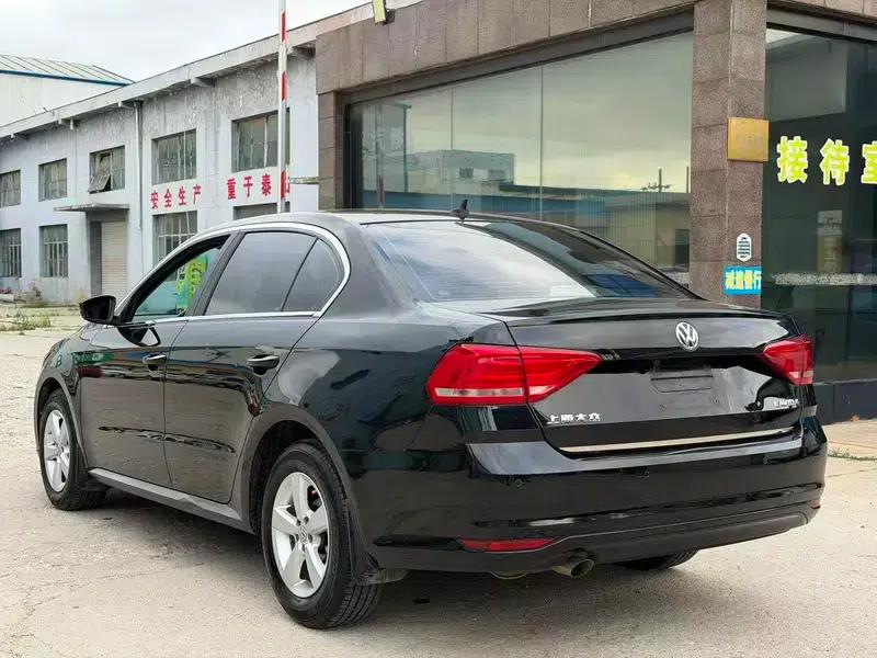 2015 Volkswagen Lavida 1.6L Manual Fashion Edition — миниатюра 4