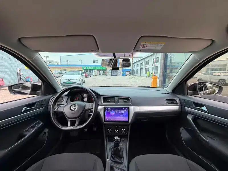 2015 Volkswagen Lavida 1.6L Manual Fashion Edition — миниатюра 7