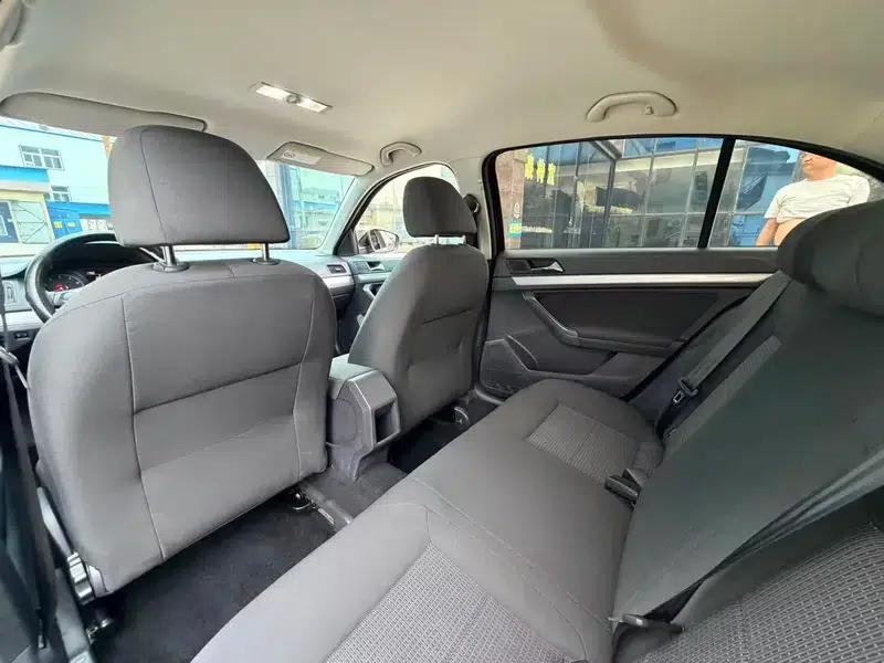 2015 Volkswagen Lavida 1.6L Manual Fashion Edition — миниатюра 9