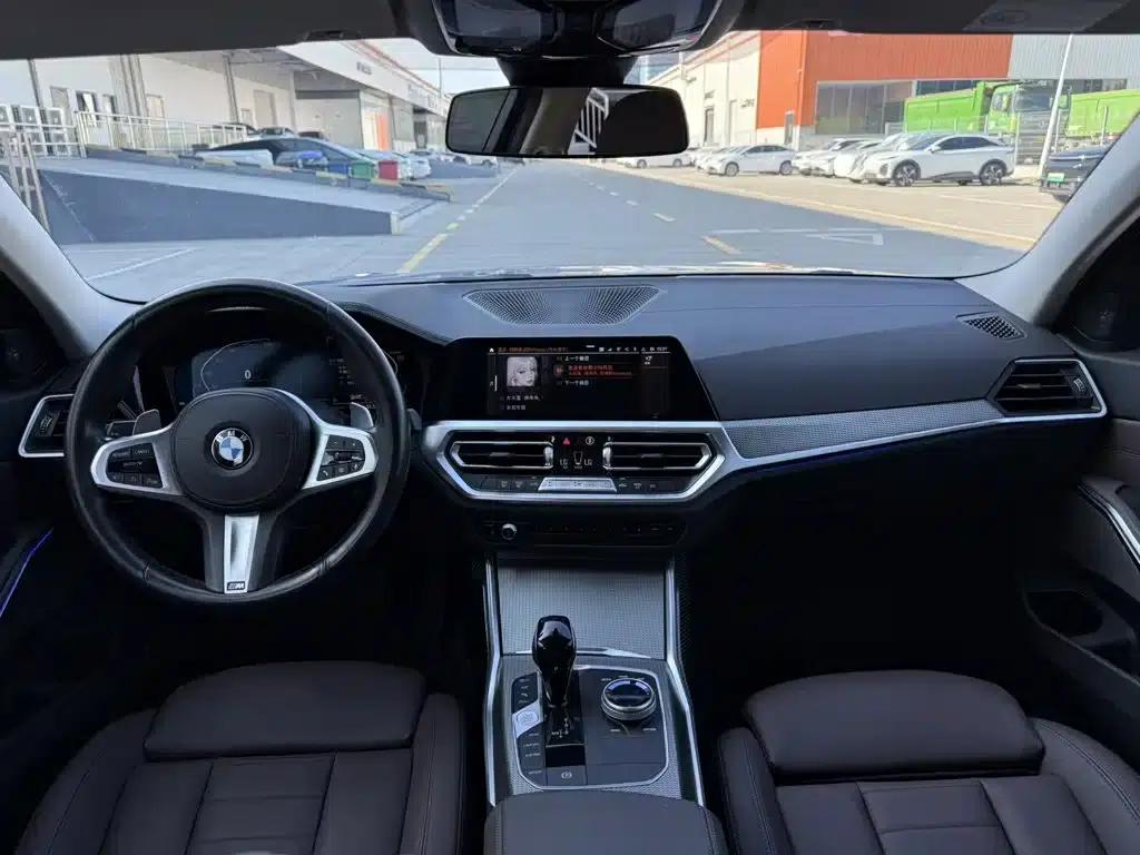2021 BMW 3 Series Facelift 325i M Sport Shadow Edition — миниатюра 8