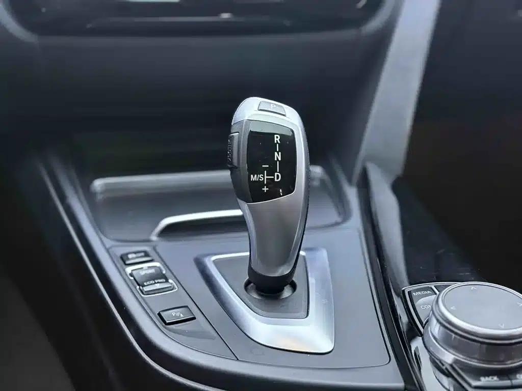 BMW 3 Series 2019 320Li Fashion Edition — миниатюра 21