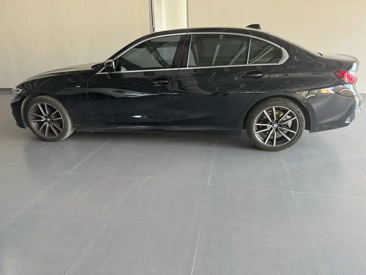 2022 BMW 3 Series 325Li M Sport Package — миниатюра 3