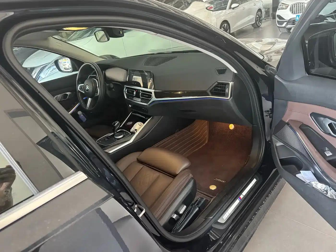 2022 BMW 3 Series 325Li M Sport Package — миниатюра 9