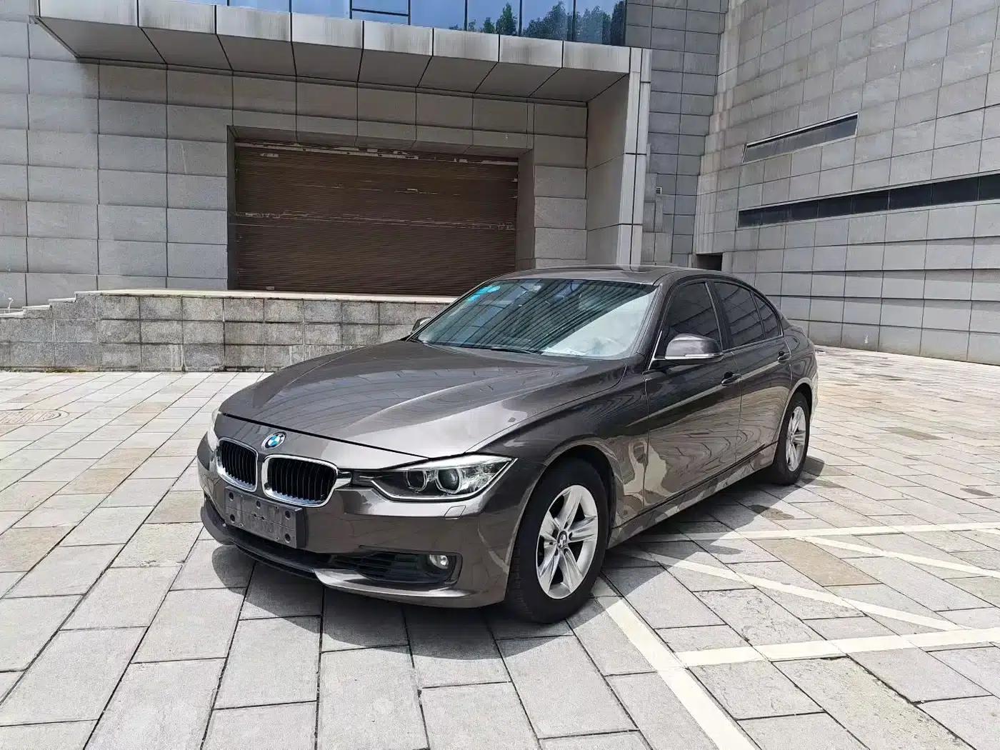 BMW 3 Series 2013 320i Fashion Edition — миниатюра 1