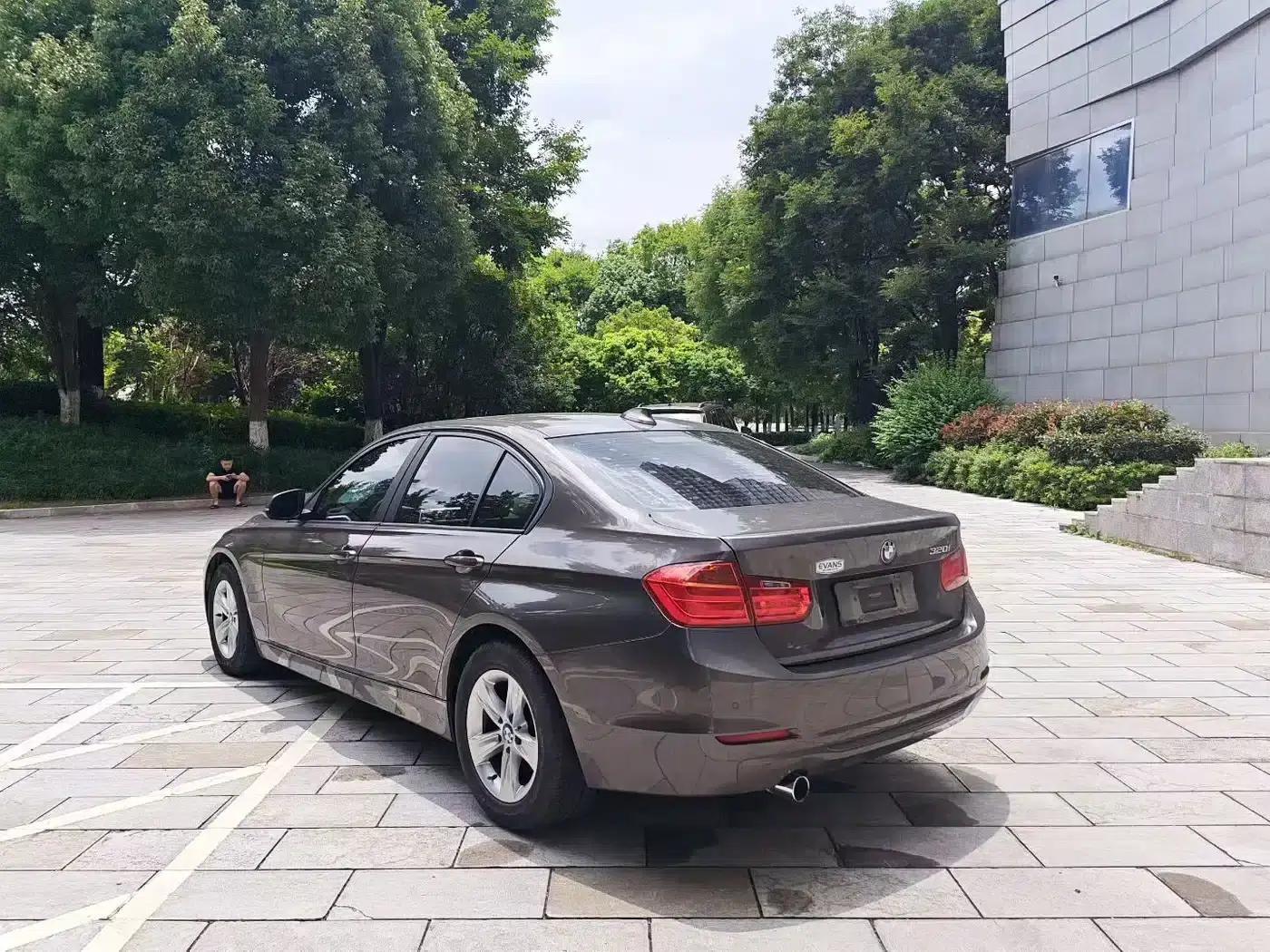 BMW 3 Series 2013 320i Fashion Edition — миниатюра 4