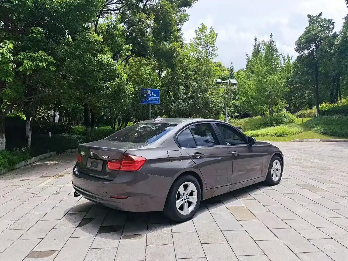 BMW 3 Series 2013 320i Fashion Edition — миниатюра 5