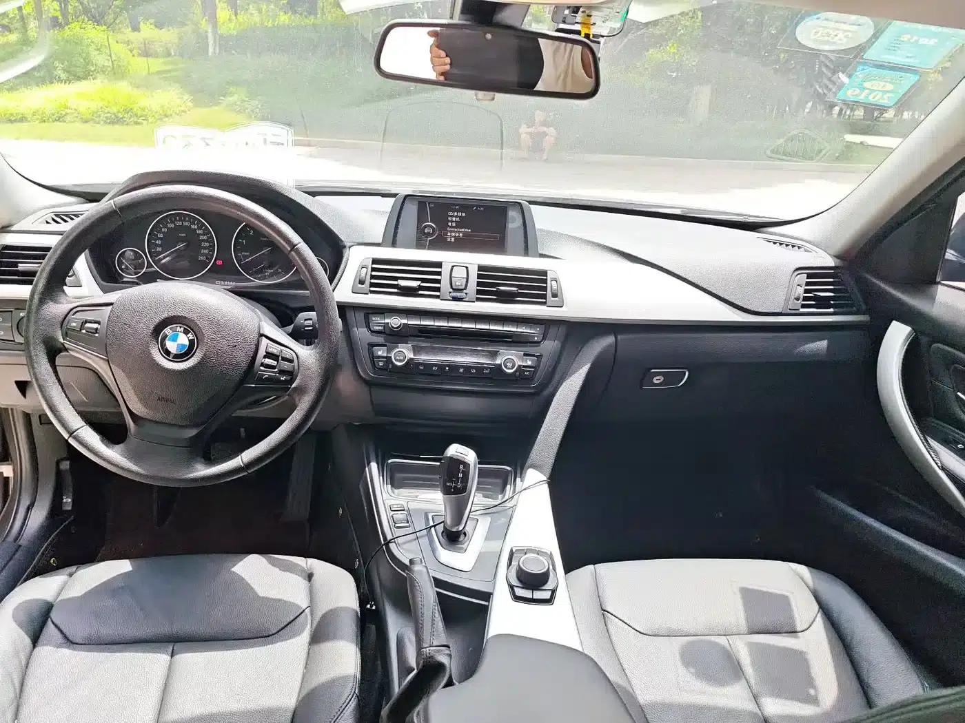 BMW 3 Series 2013 320i Fashion Edition — миниатюра 8