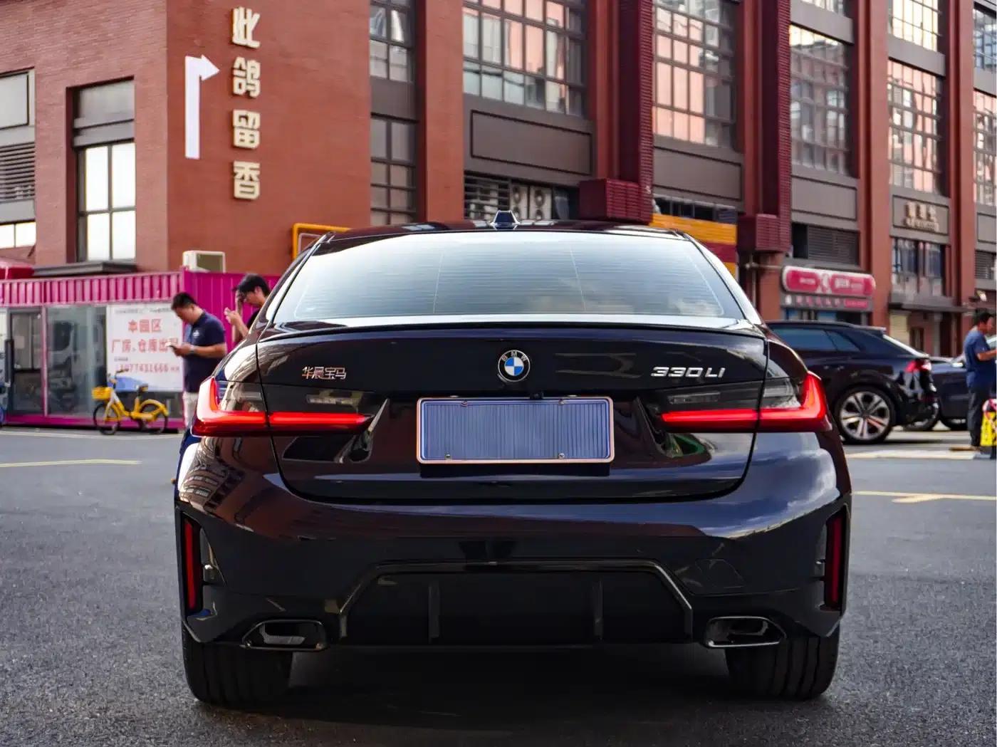 2025 BMW 3 Series 330Li M Sport Shadow Edition — миниатюра 4
