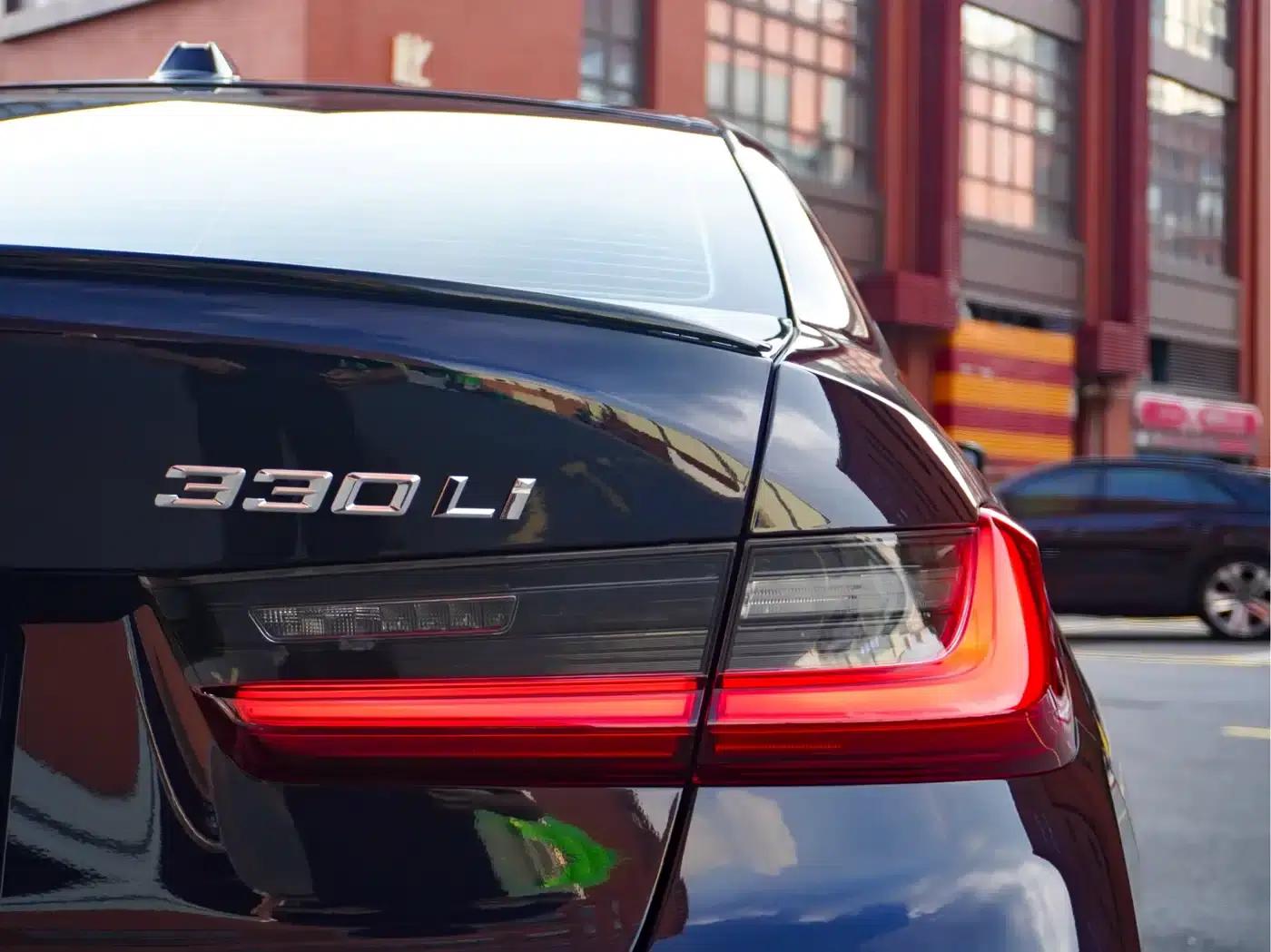 2025 BMW 3 Series 330Li M Sport Shadow Edition — миниатюра 6