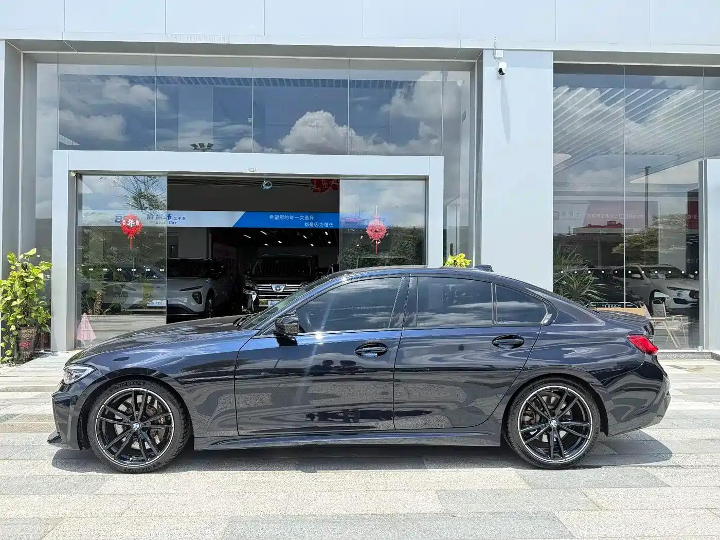 2020 BMW 3 Series 330i M Sport Shadow Edition — миниатюра 3