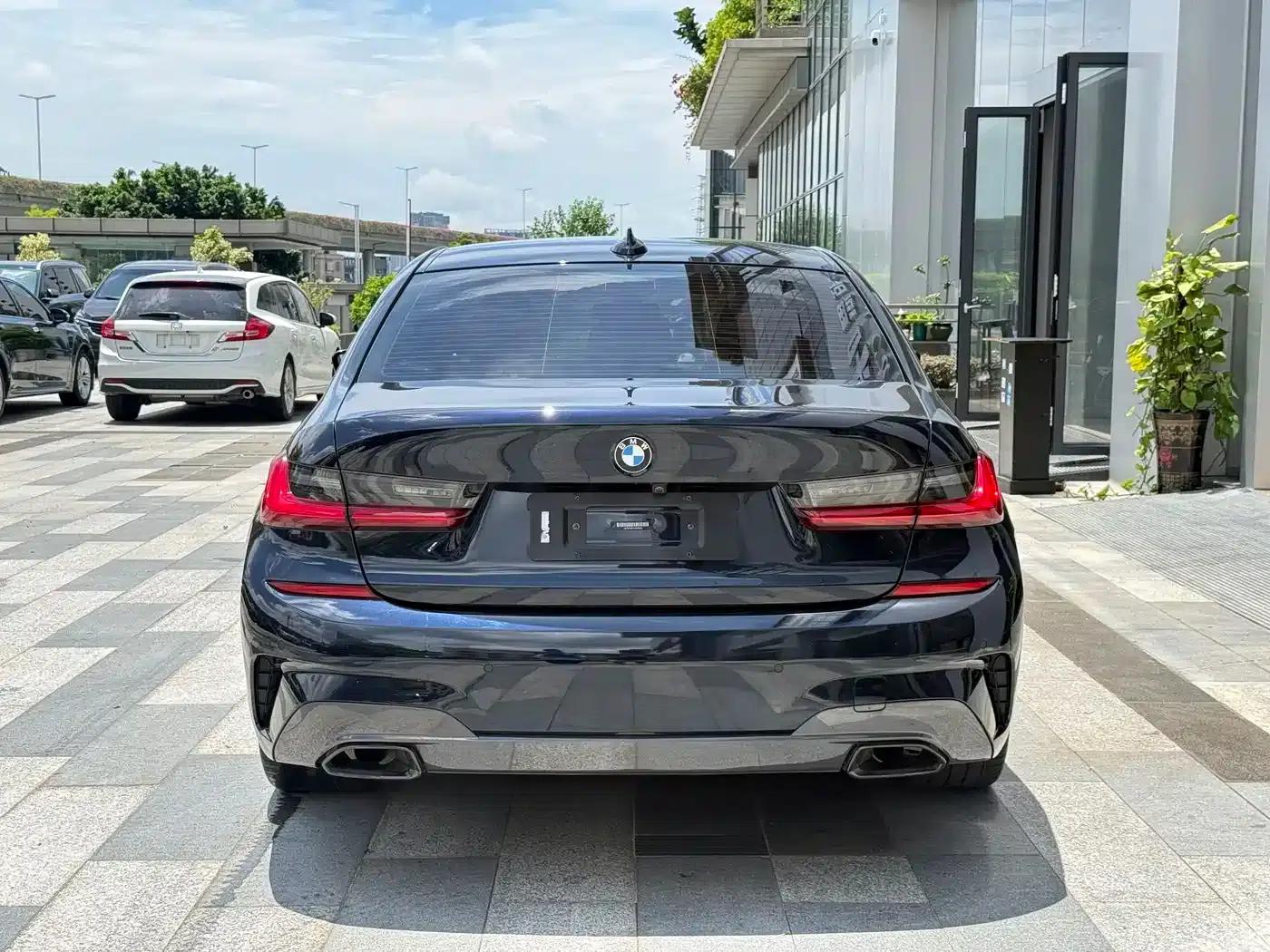 2020 BMW 3 Series 330i M Sport Shadow Edition — миниатюра 5