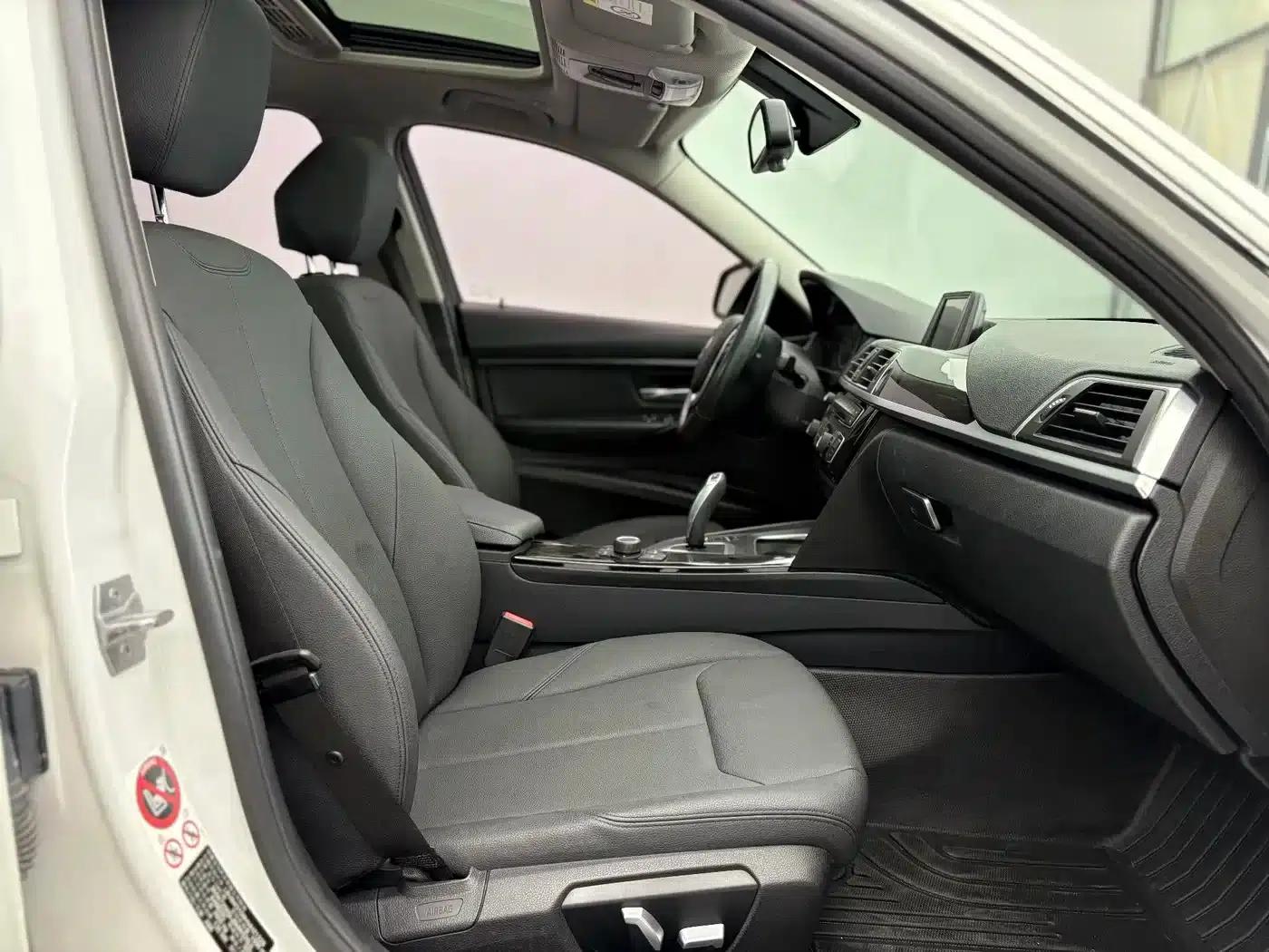 2017 BMW 3 Series 320Li Fashion Edition — миниатюра 4