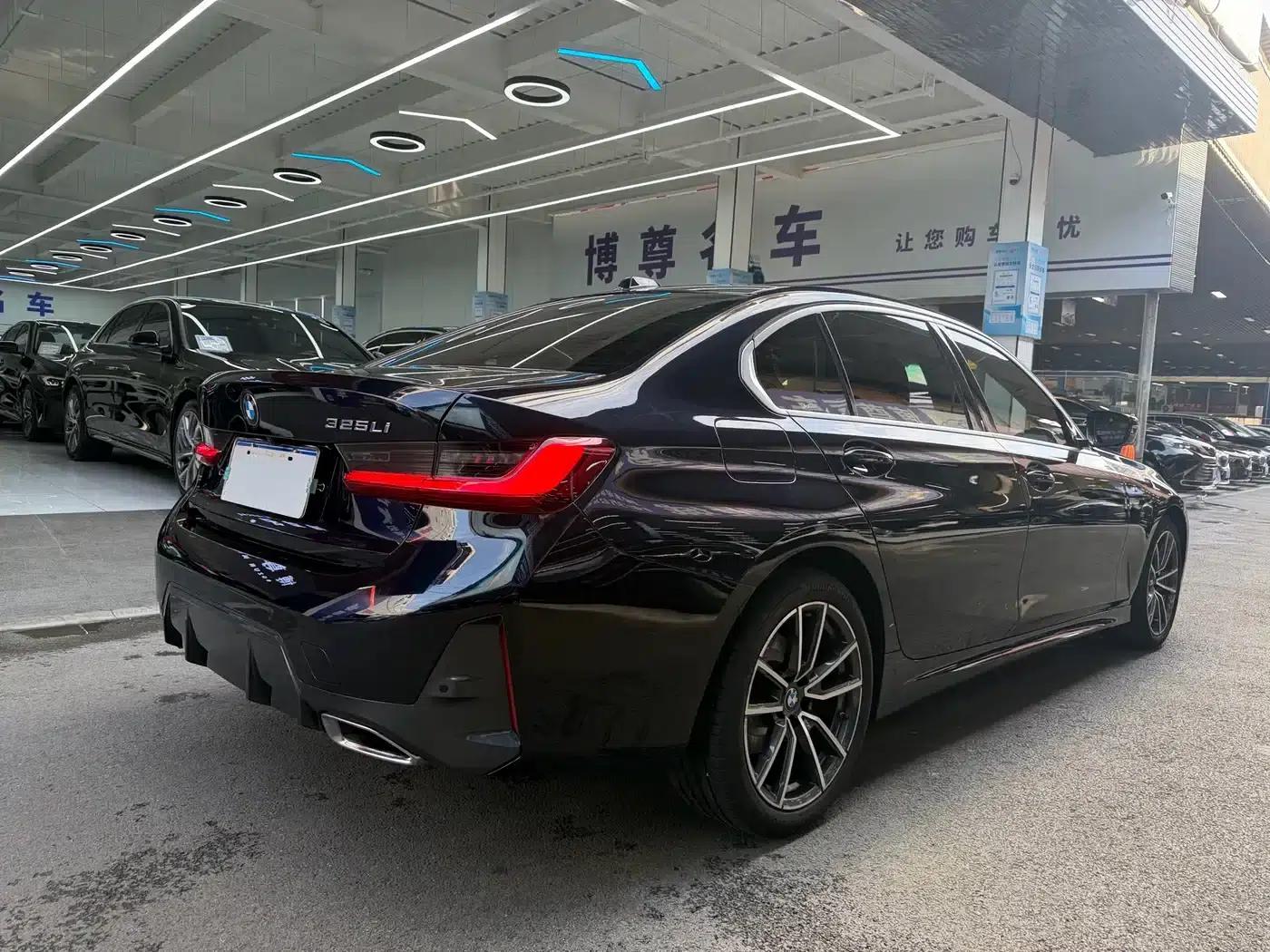 2023 BMW 3 Series 325Li M Sport Package — миниатюра 21