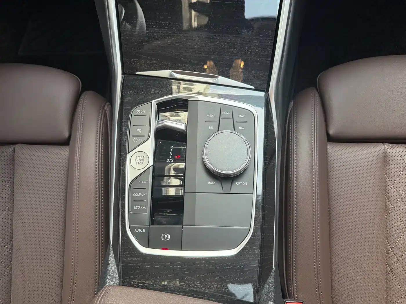 2023 BMW 3 Series 325Li M Sport Package — миниатюра 10