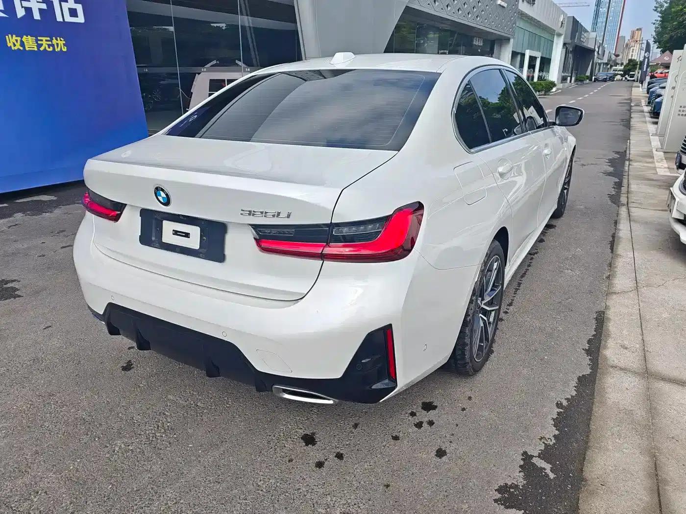 2025 BMW 3 Series 325Li M Sport Package — миниатюра 9