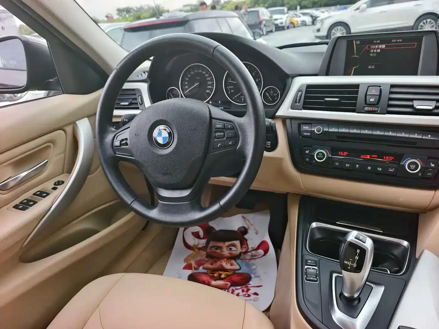 2014 BMW 3 Series 320i Fashion Edition — миниатюра 12